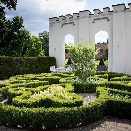 The North Wing - Combermere Abbey ウィットチャーチ エクステリア 写真